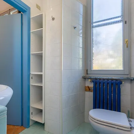 Apartment Station Essential With Parking Ferrara