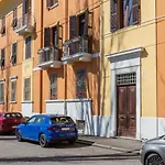Guesthost - Station Essential With Parking * Ferrara