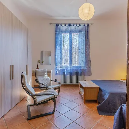 Guesthost - Station Essential With Parking * Ferrara