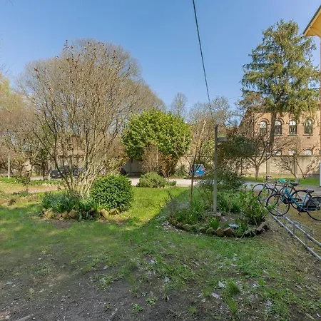 Station Essential With Parking Apartman *