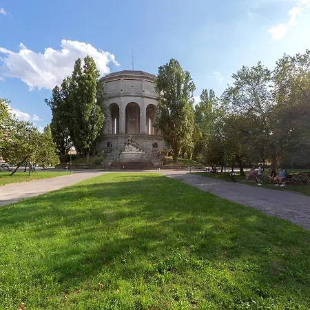 Guesthost - Station Essential With Parking Apartman