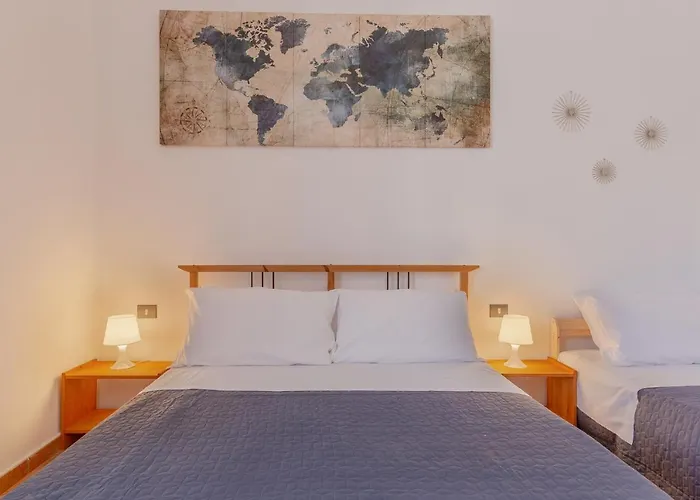 Guesthost - Station Essential With Parking