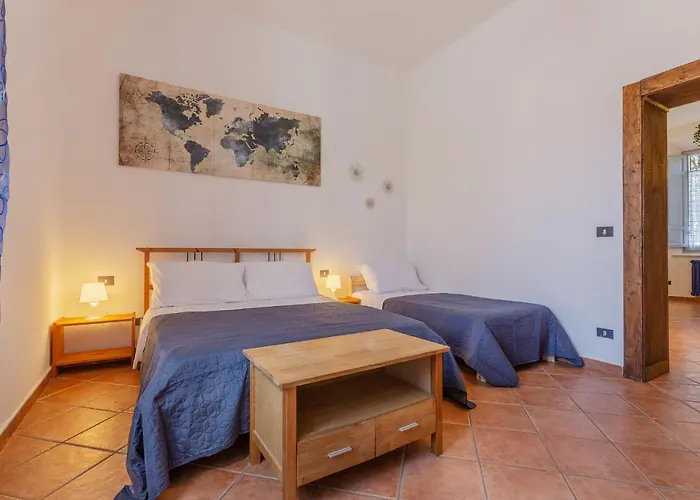 Guesthost - Station Essential With Parking Apartman