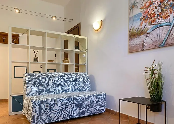 Guesthost - Station Essential With Parking * Ferrara