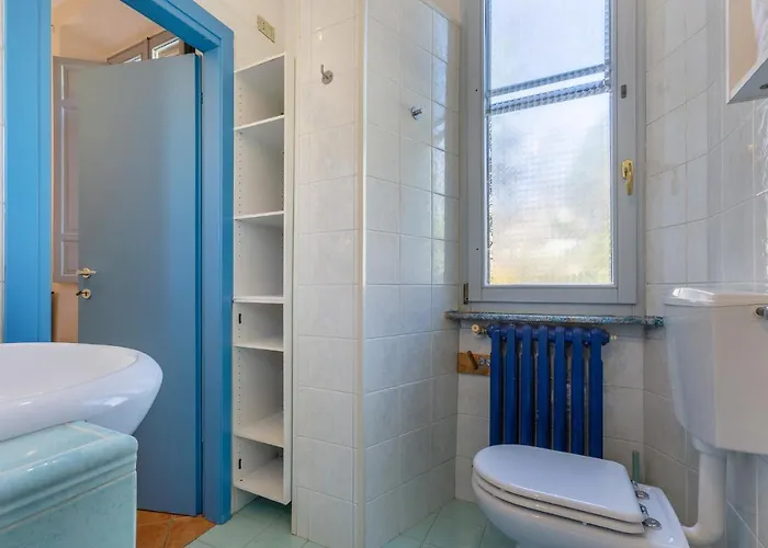 Apartman Guesthost - Station Essential With Parking Ferrara