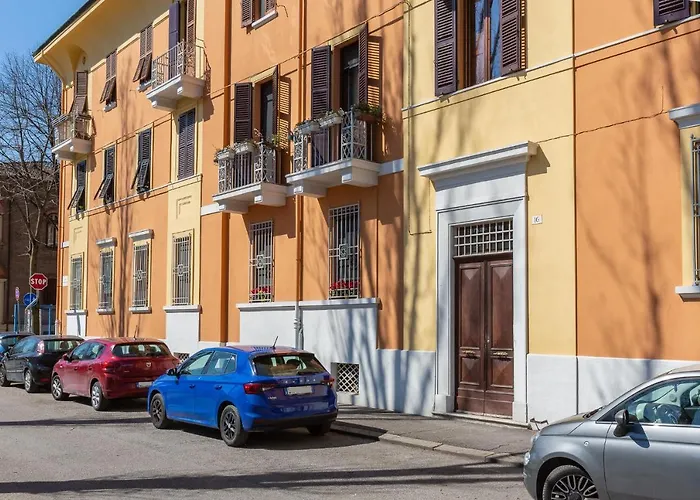 Guesthost - Station Essential With Parking * Ferrara