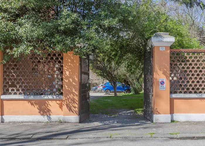 Apartman Guesthost - Station Essential With Parking