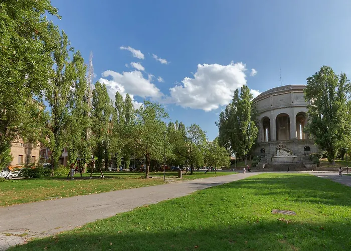 Guesthost - Station Essential With Parking